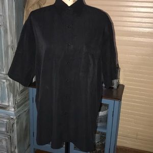 Nice men’s button down shirt 👕